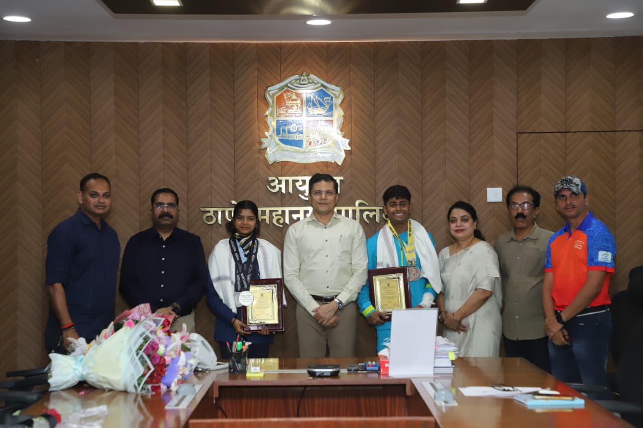 Felicitated Thane athletic TMC commissioner Felicitated Thane athletic TMC commissioner