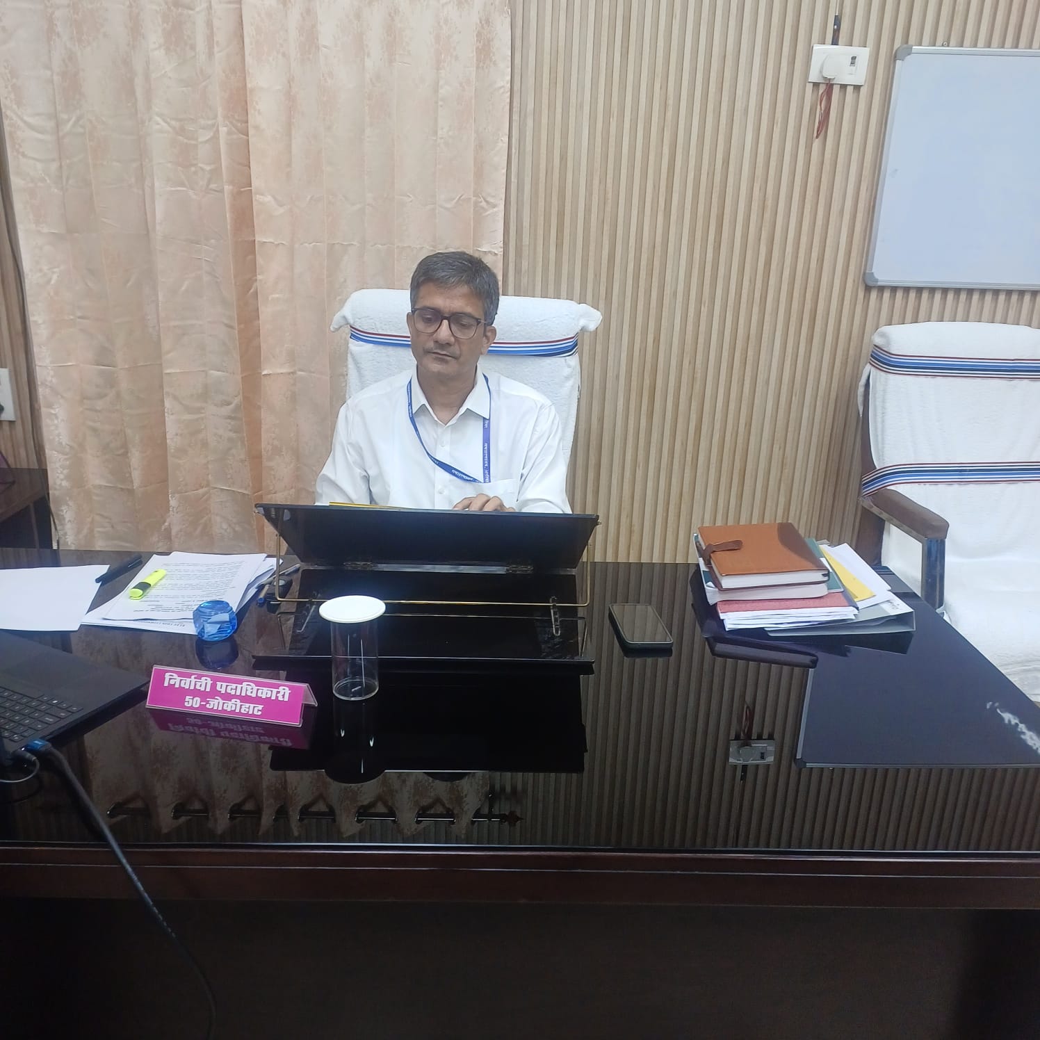 अररिया फोटो:एडीएम सह जोकीहाट निर्वाची पदाधिकारी अररिया फोटो:एडीएम सह जोकीहाट निर्वाची पदाधिकारी