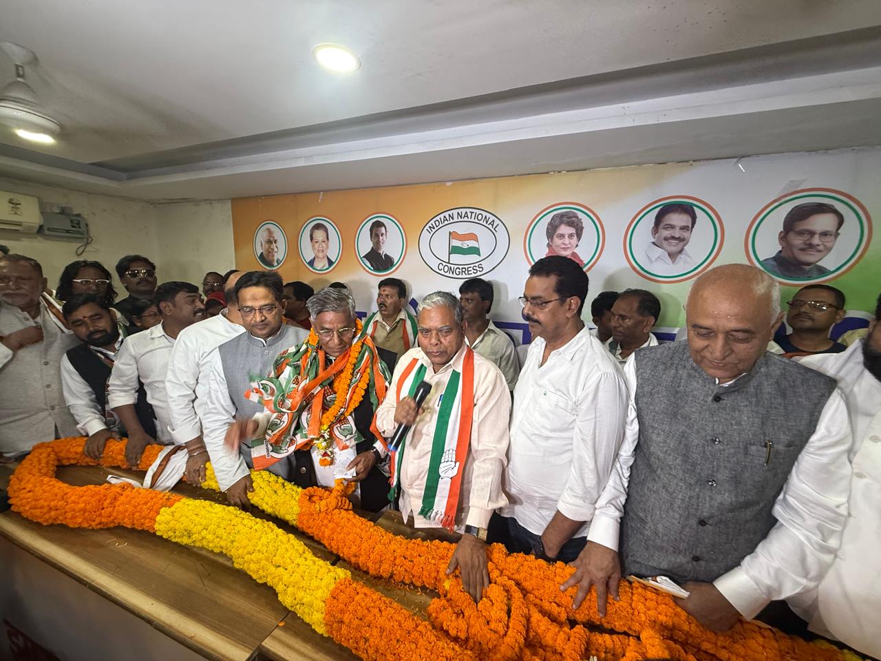 कांग्रेस के कार्यक्रम की तस्वीर कांग्रेस के कार्यक्रम की तस्वीर