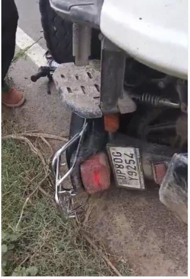 सड़क दुर्घटना में तीन मरे सड़क दुर्घटना में तीन मरे