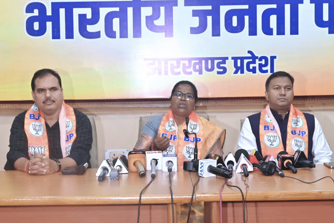 प्रेस वार्ता की तस्वीर प्रेस वार्ता की तस्वीर