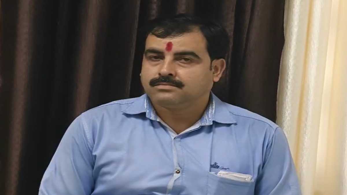 आराेपी पंचायत सचिव