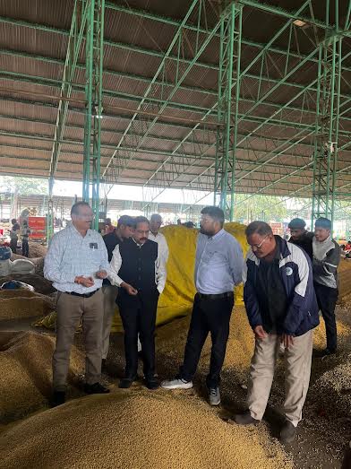 जिले की विभिन्न मंडियों में 542 किसानों ने भावांतर योजना में  बेची सोयाबीन, कांग्रेस ने कहा इस योजना से किसान हो रहे परेशान