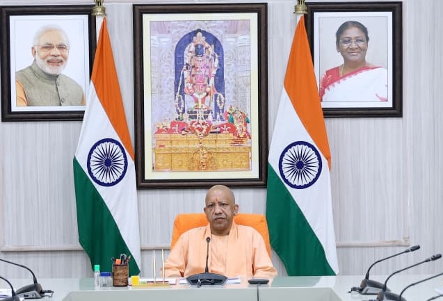 बैठक में मुख्यमंत्री याेगी   फाइल फोटो