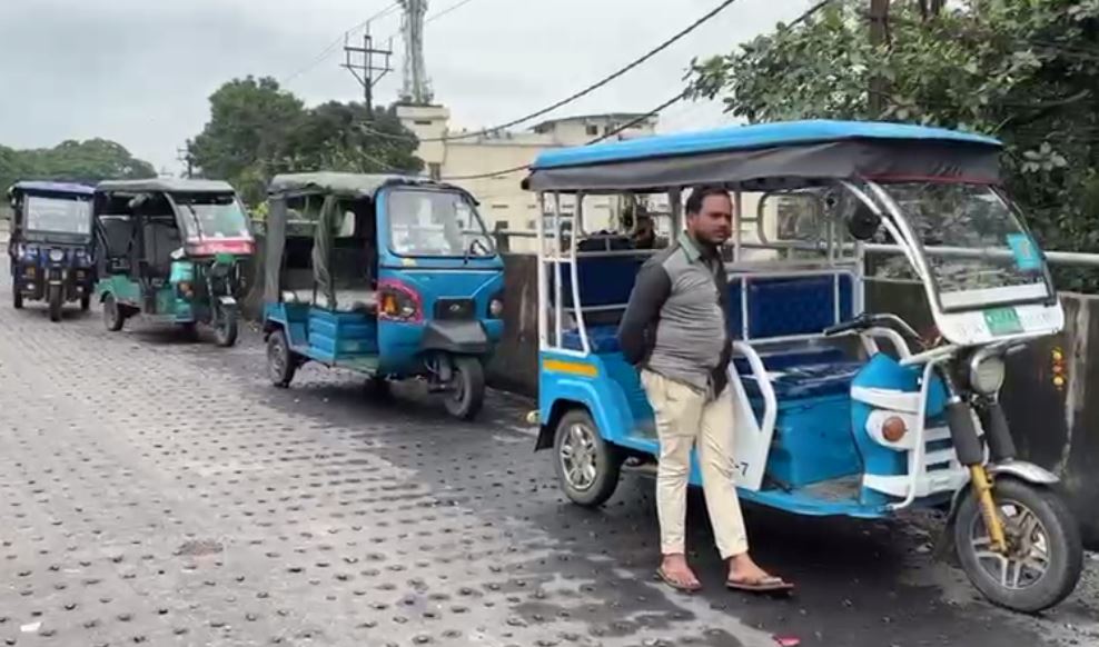 ई-रिक्शा के खिलाफ अभियान