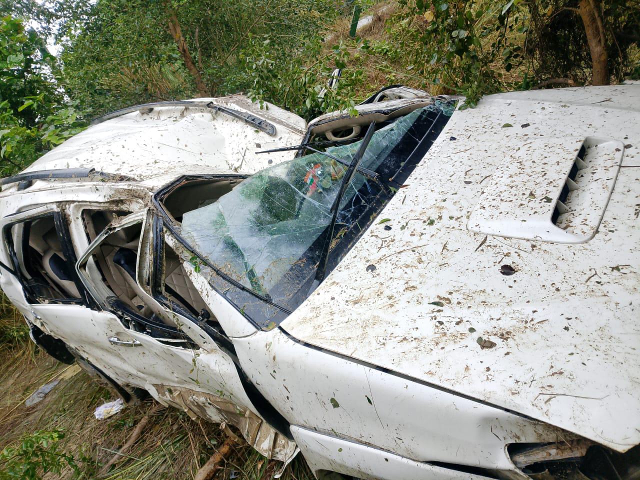 क्षतिग्रस्त कार क्षतिग्रस्त कार