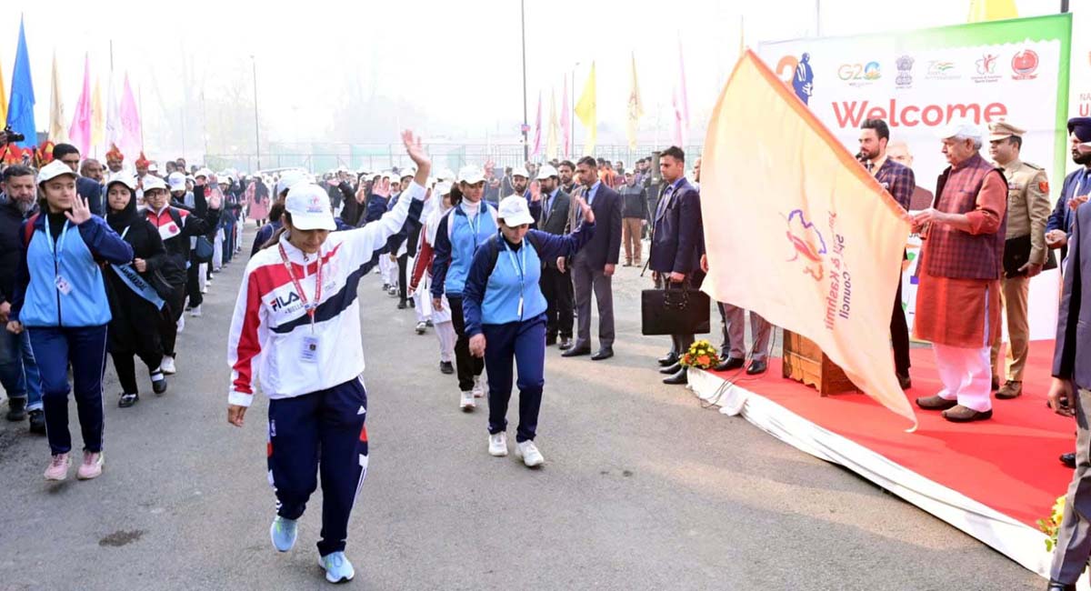 LG Manoj Sinha flags off ‘Run for Unity’ at SKICC in Srinagar