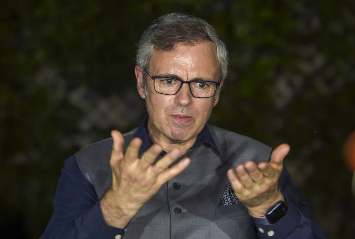 उपराज्यपाल सिन्हा के साथ राज्य के दर्जे पर दिए गए बयान को लेकर मुख्यमंत्री ने वाकयुद्ध में शामिल होने से किया इनकार उपराज्यपाल सिन्हा के साथ राज्य के दर्जे पर दिए गए बयान को लेकर मुख्यमंत्री ने वाकयुद्ध में शामिल होने से किया इनकार