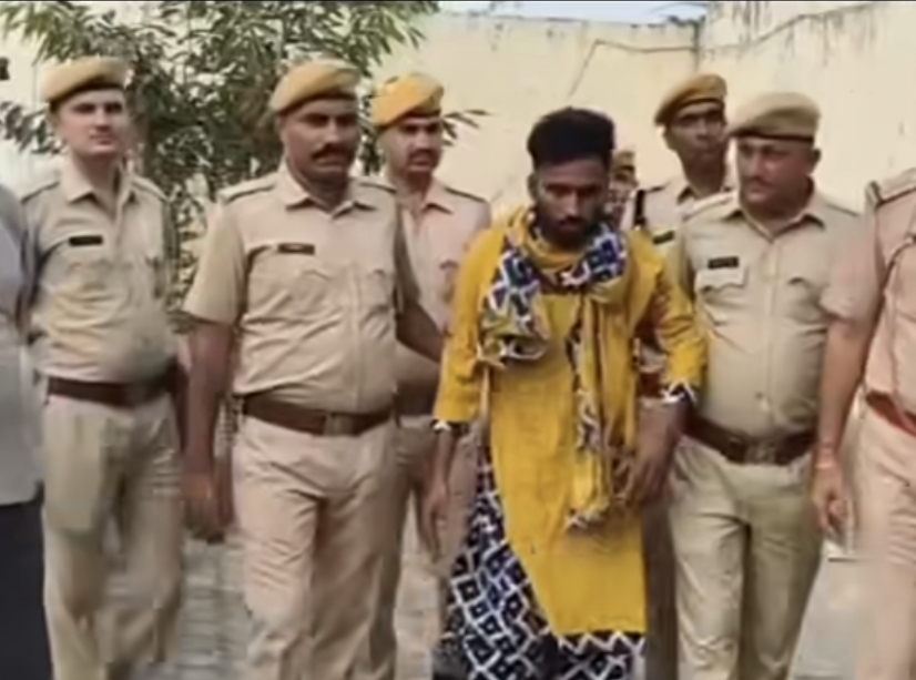 कुख्यात हिस्ट्रीशीटर ख़ुशीराम फौजी तीन अन्य आरोपी व 2 स्कॉर्पियो सहित पकड़ा गया कुख्यात हिस्ट्रीशीटर ख़ुशीराम फौजी तीन अन्य आरोपी व 2 स्कॉर्पियो सहित पकड़ा गया