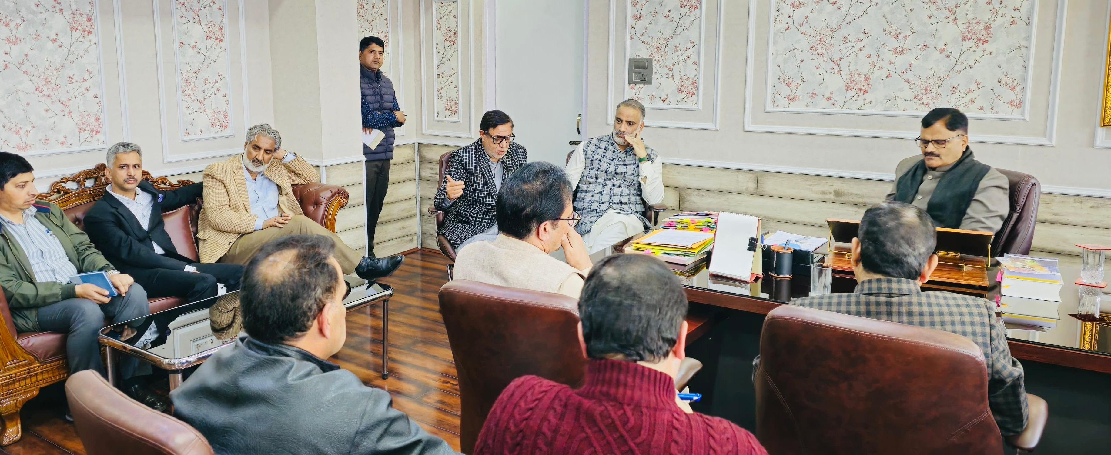 A delegation of MLAs met the Jal Shakti Minister; public issues and water supply infrastructure were discussed. A delegation of MLAs met the Jal Shakti Minister; public issues and water supply infrastructure were discussed.