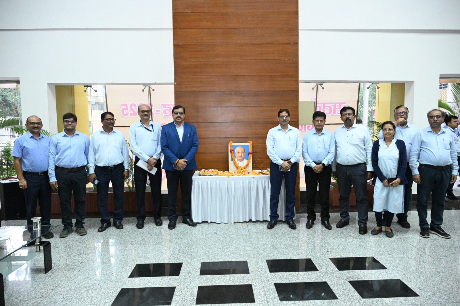 सीसीएल मुख्यालय में श्रद्धांजलि कार्यक्रम की तस्वीर सीसीएल मुख्यालय में श्रद्धांजलि कार्यक्रम की तस्वीर