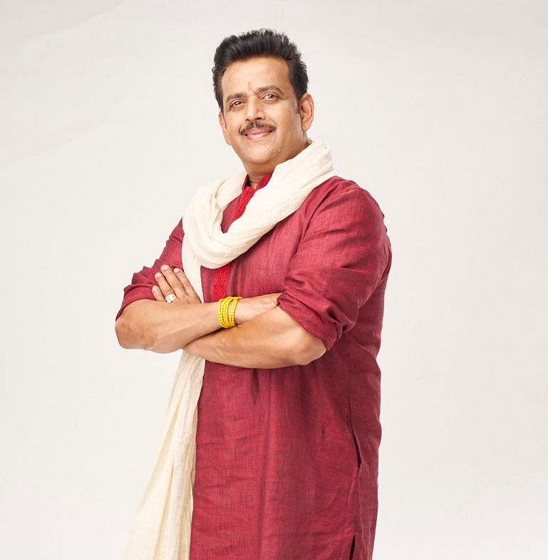 निजी सचिव शिवम द्विवेदी को फोन कर दी धमकी*