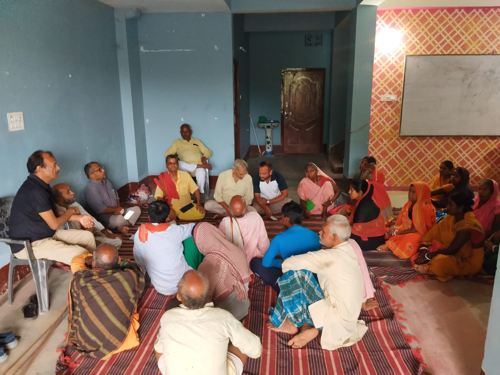 कार्यक्रम में शामिल लोग कार्यक्रम में शामिल लोग