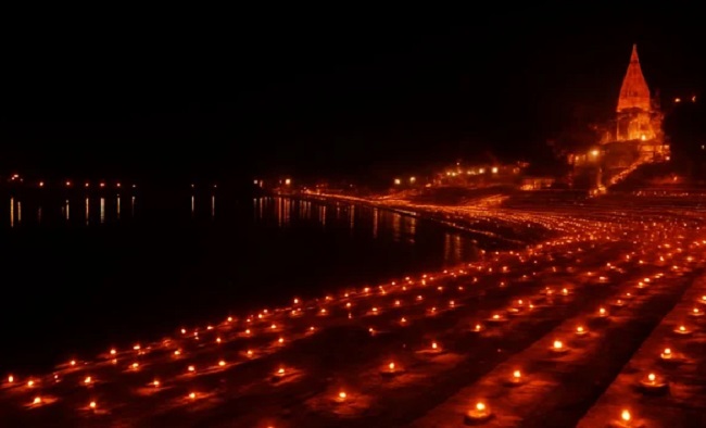 श्रीराम पथ गमन क्षेत्र में दीपोंत्सव (प्रतीकात्मक तस्वीर) श्रीराम पथ गमन क्षेत्र में दीपोंत्सव (प्रतीकात्मक तस्वीर)