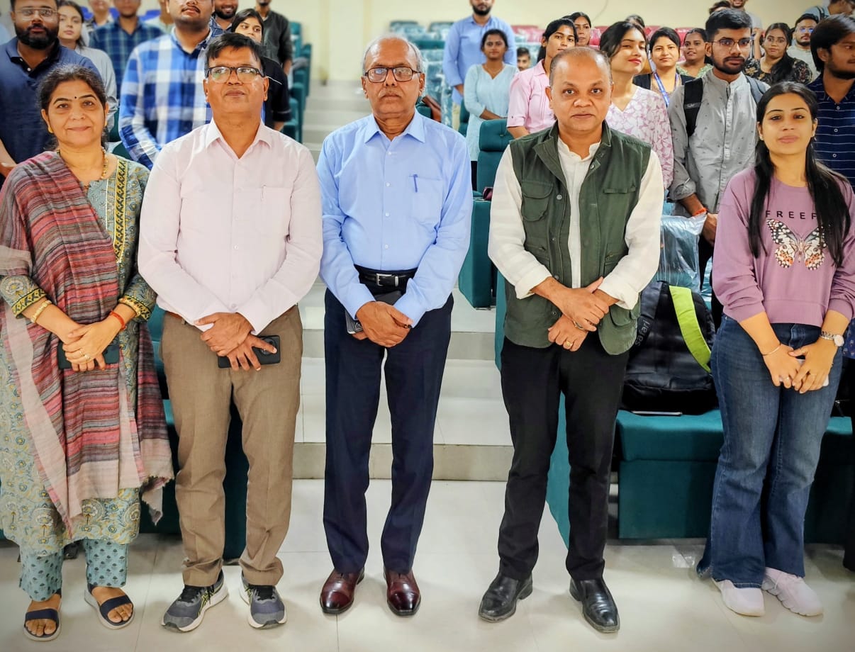 सीएसजेएमयू के छात्रों ने विश्व स्तर पर किया नाम रोशन,वर्तमान विद्यार्थियों को दे रहे सक्सेस मंत्र सीएसजेएमयू के छात्रों ने विश्व स्तर पर किया नाम रोशन,वर्तमान विद्यार्थियों को दे रहे सक्सेस मंत्र