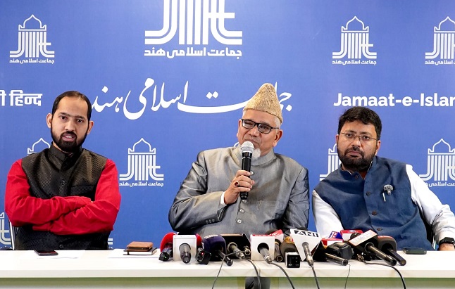 जमात-ए-इस्लामी हिंद के अपने दिल्ली के जामिया नगर स्थित मुख्यालय में आयोजित संवाददाता सम्मेलन में जमात के उपाध्यक्ष प्रो. सलीम इंजीनियर जमात-ए-इस्लामी हिंद के अपने दिल्ली के जामिया नगर स्थित मुख्यालय में आयोजित संवाददाता सम्मेलन में जमात के उपाध्यक्ष प्रो. सलीम इंजीनियर