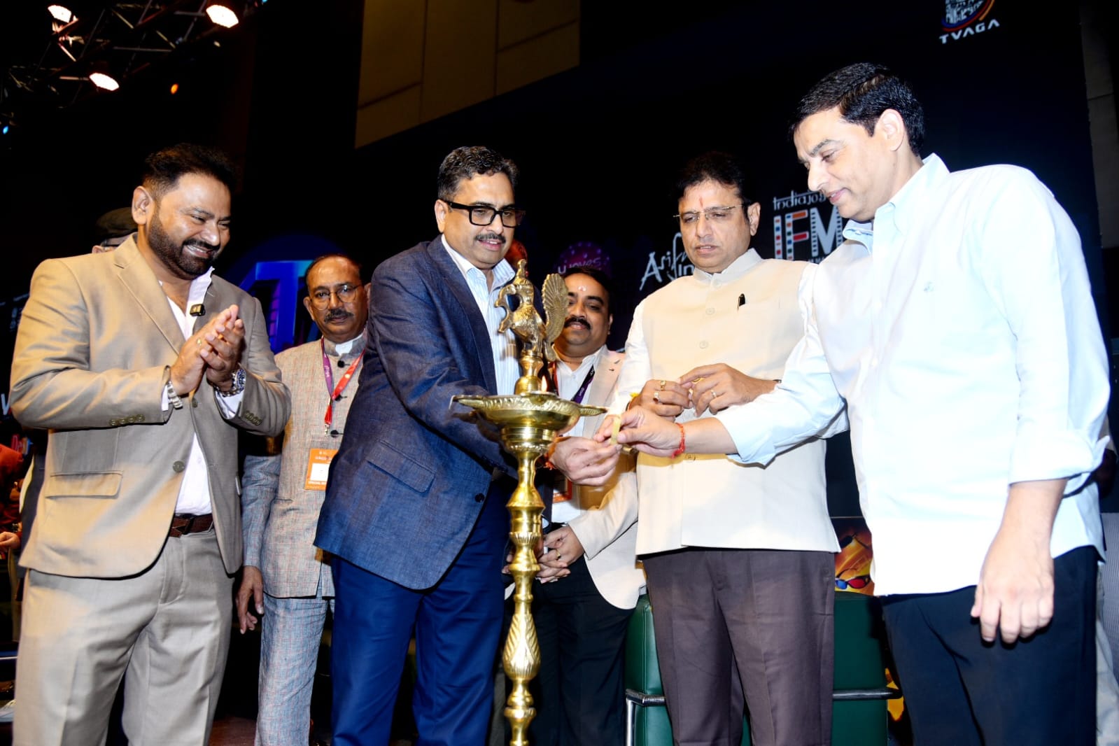 वेव्स हैदराबाद का उद्घाटन करते हुए सचिव संजय जाजू वेव्स हैदराबाद का उद्घाटन करते हुए सचिव संजय जाजू