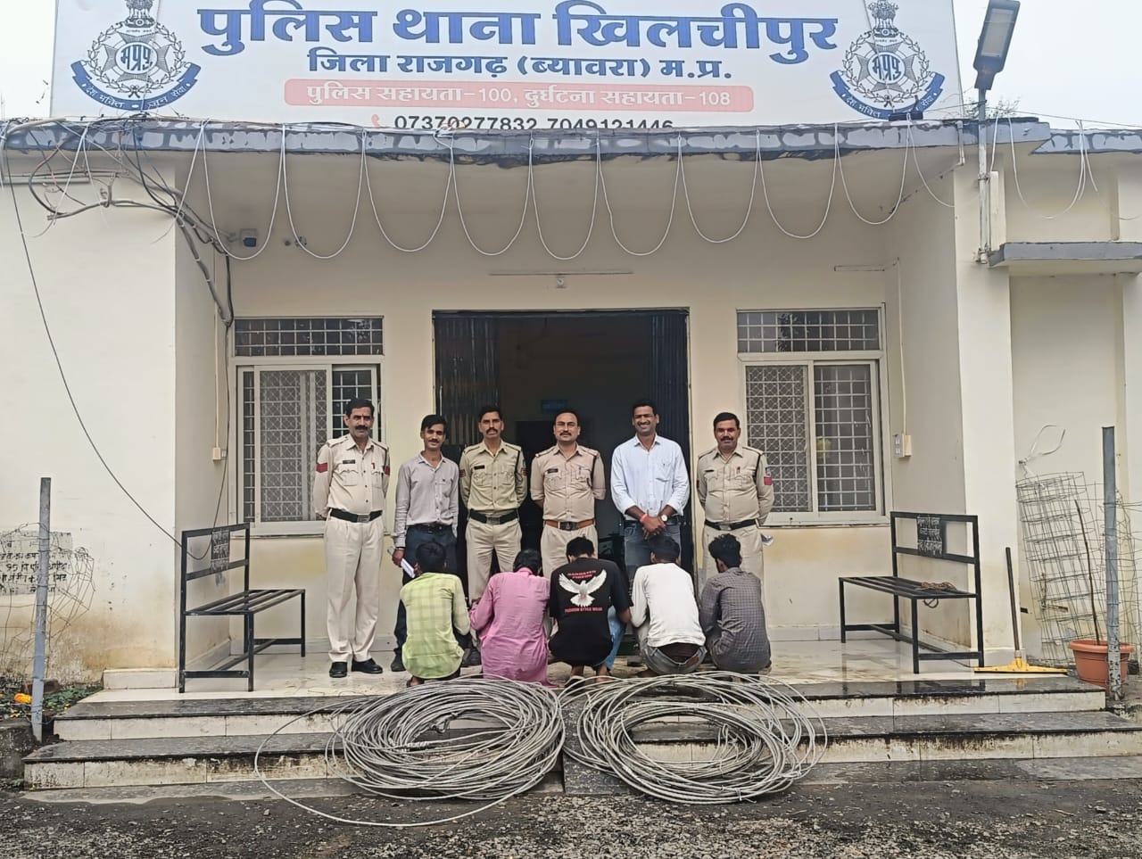 तार चोरी करने वाले गिरोह के पांच सदस्य पकड़ाए तार चोरी करने वाले गिरोह के पांच सदस्य पकड़ाए