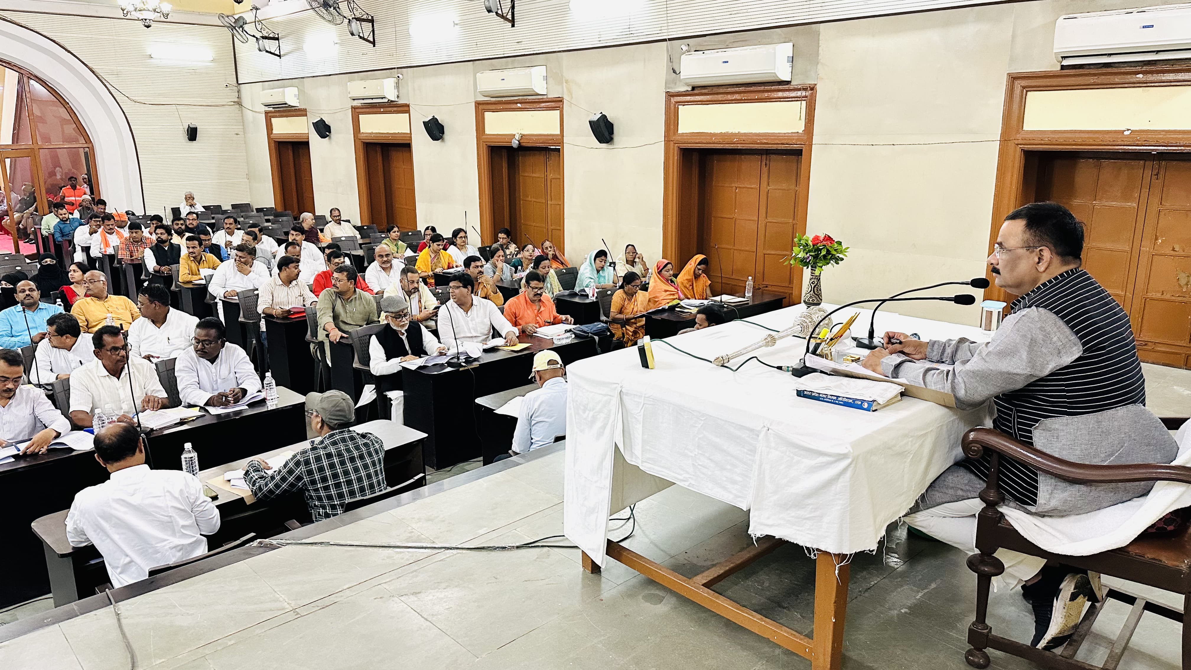 वाराणसी नगर निगम सदन की बैठक