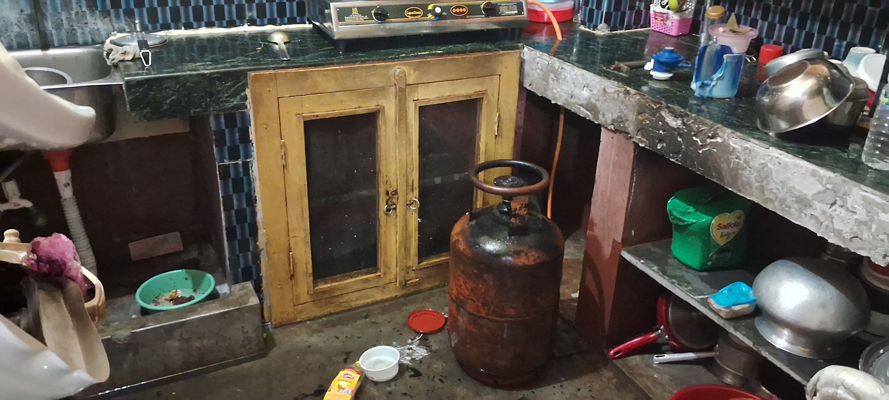 विष्णुपुर में तीन झुलसा गैस फटा विष्णुपुर में तीन झुलसा गैस फटा