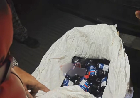 दासपुर में प्रतिबंधित कफ सीरप का जखीरा दासपुर में प्रतिबंधित कफ सीरप का जखीरा