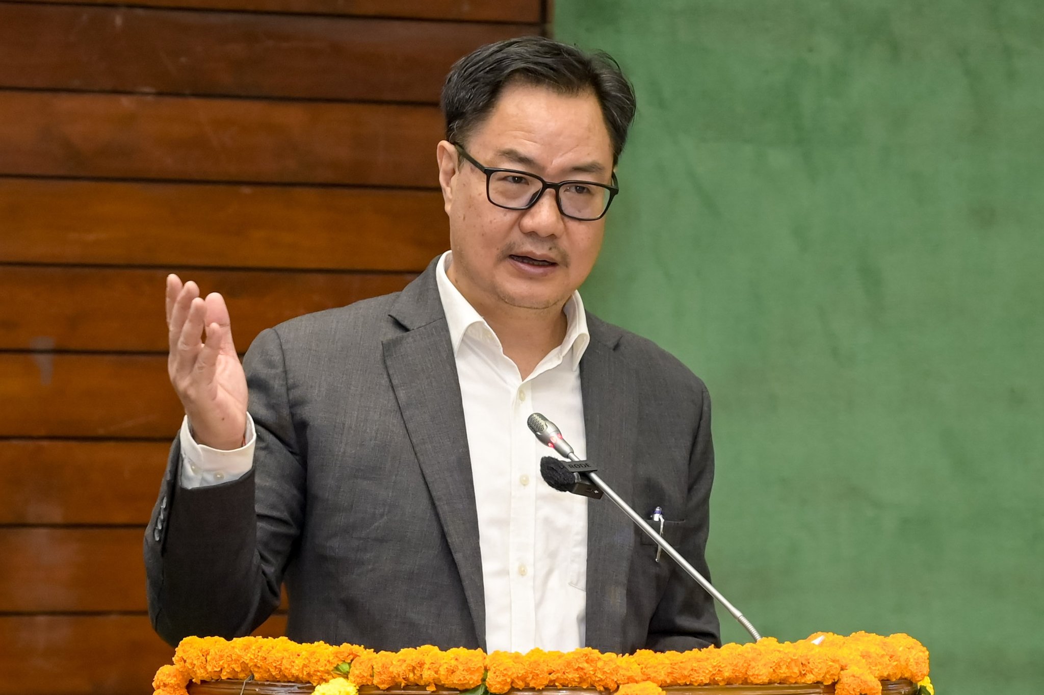 केंद्रीय संसदीय कार्य मंत्री किरेन रिजिजू (फाइल फोटो)