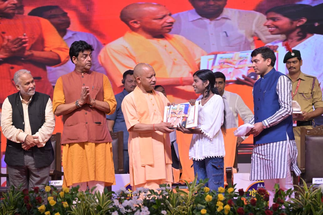 - मुख्यमंत्री योगी आदित्यनाथ ने किया गोरखपुर पुस्तक महोत्सव का शुभारंभ*