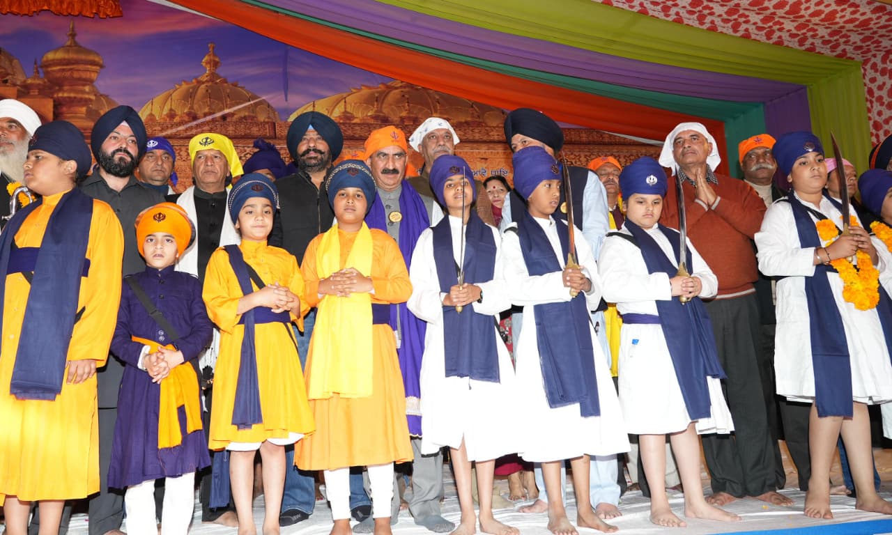 शहीदी पर्व पर समारोह में सीएम शहीदी पर्व पर समारोह में सीएम