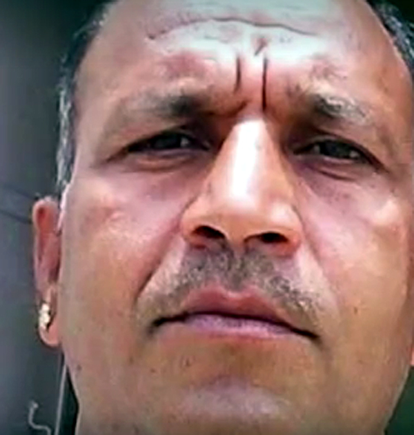 हार्ट अटैक आने के बाद भी 50 किमी तक बस काे चलाने वाले राेडवेज ड्राइवर ने आखिरी सांस तक अपनी ड्यूटी निभाई हार्ट अटैक आने के बाद भी 50 किमी तक बस काे चलाने वाले राेडवेज ड्राइवर ने आखिरी सांस तक अपनी ड्यूटी निभाई