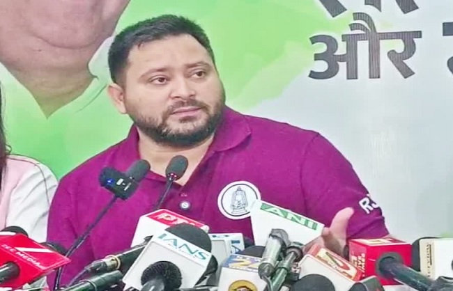 Tejashwi Yadav holding a press conference