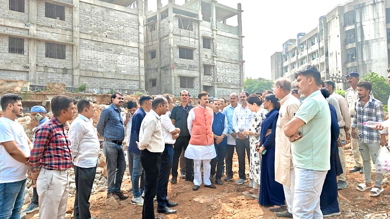 रीवाः उप Chief Minister  शुक्ल ने सामुदायिक स्वास्थ्य केंद्र सेमरिया का किया निरीक्षण