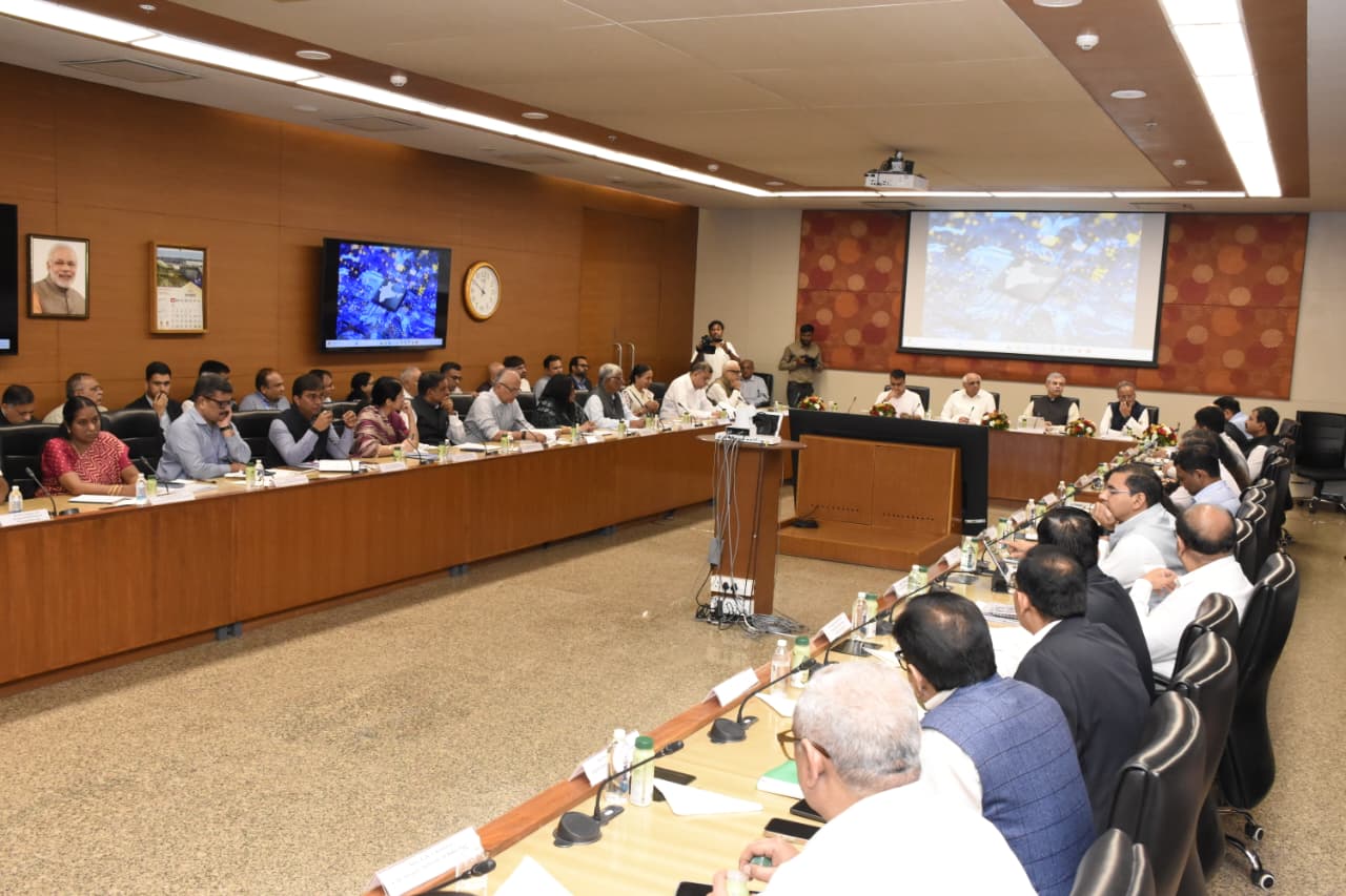 गांधीनगर में बैठक