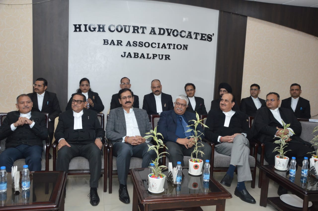 जस्टिस न्यायमूर्ति अतुल श्रीधरन के इलाहाबाद उच्च न्यायालय में स्थानांतरण पर उन्हें दी भावभीनी विदाई