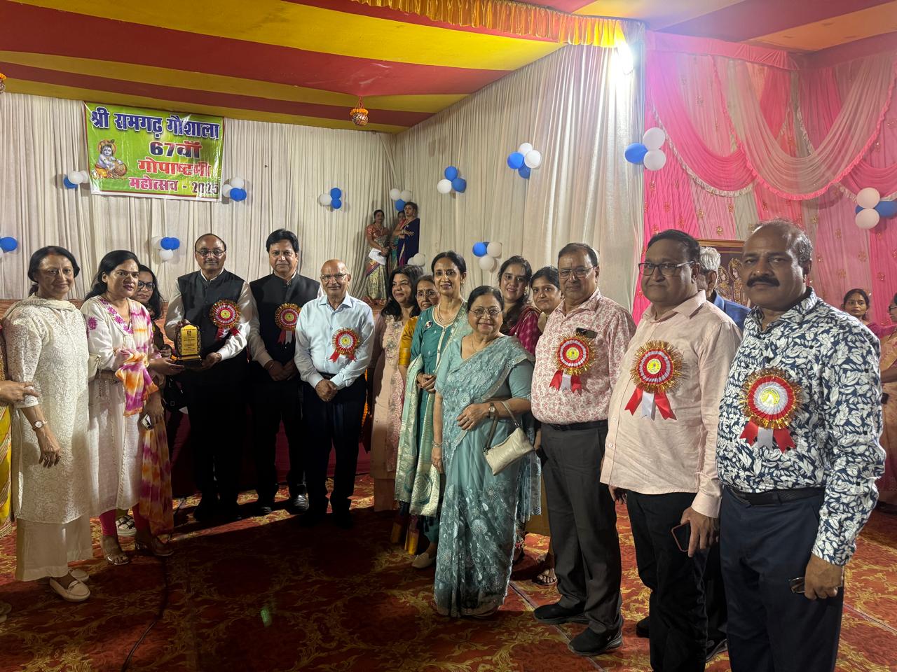 कार्यक्रम में शामिल लोग कार्यक्रम में शामिल लोग