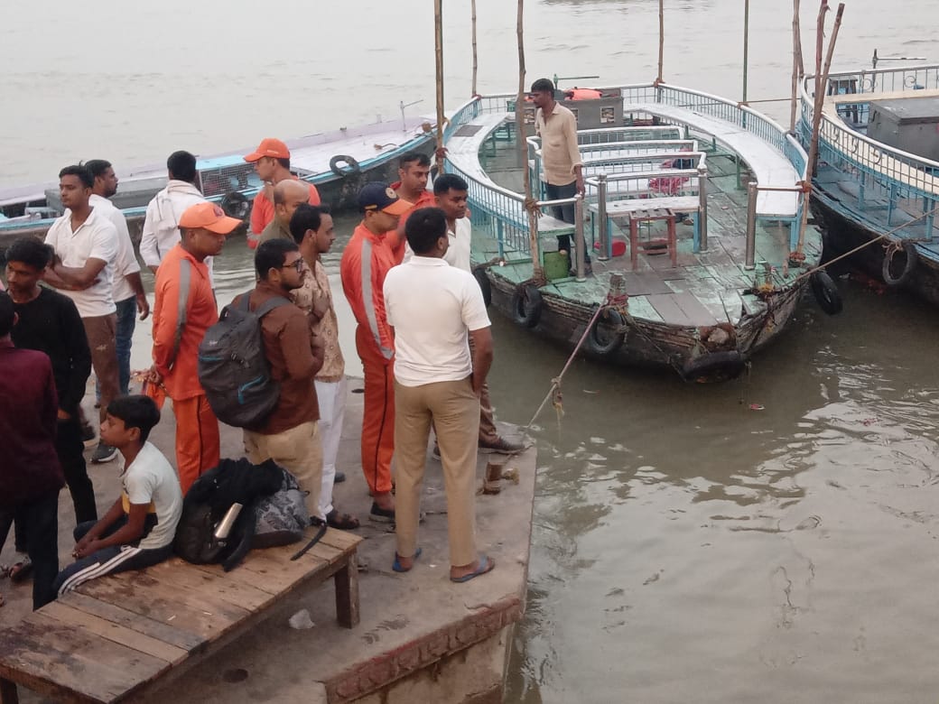 शीतलाघाट पर डूबे युवक की तलाश में एनडीआरएफ शीतलाघाट पर डूबे युवक की तलाश में एनडीआरएफ