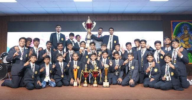 प्रतियोगिता की विजेता टीम