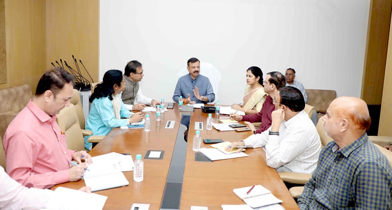 स्कूल शिक्षा मंत्री उदय प्रताप सिंह ने की विभागीय समीक्षा स्कूल शिक्षा मंत्री उदय प्रताप सिंह ने की विभागीय समीक्षा