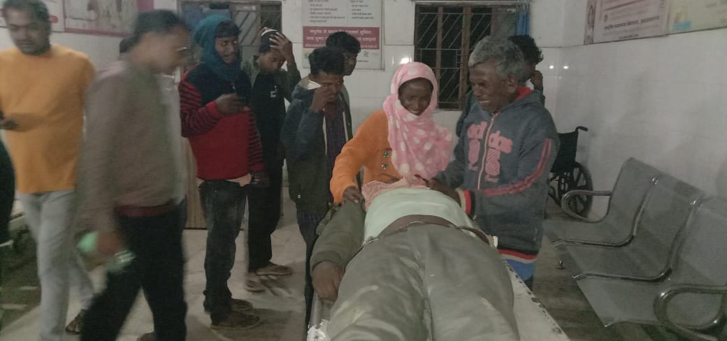 अस्पताल में मृतक