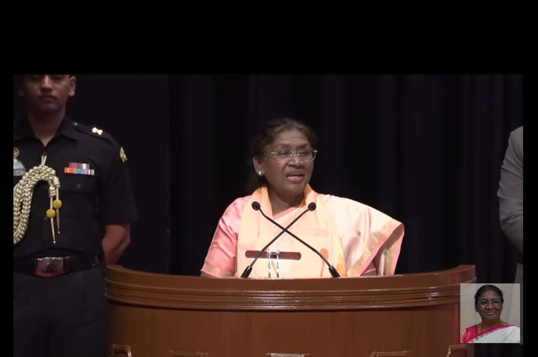 President द्रौपदी मुर्मु हरिद्वार पतंजलि विश्वविद्यालय के द्वितीय दीक्षांत समारोह को संबोधित करती.