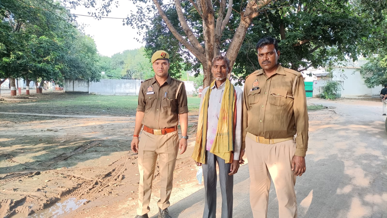 पुलिस की गिरफ्त में आरोपी पुलिस की गिरफ्त में आरोपी