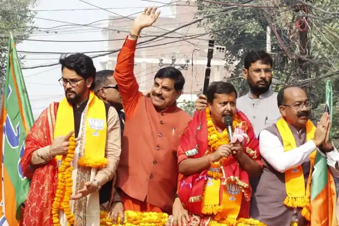 पटना में भव्य बाइक रैली में एमपी के सीएम माेहन यादव एवं केनदीय मंती अनुराग ठाकुमार संग नीतीन नवीन