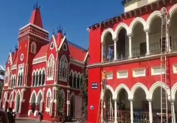 सेंट फ्रांसिस स्कूल में कई बच्चों तबियत बिगड़ी, परिजनों ने व्यक्त की पानी की टँकी में जहर की आशंका