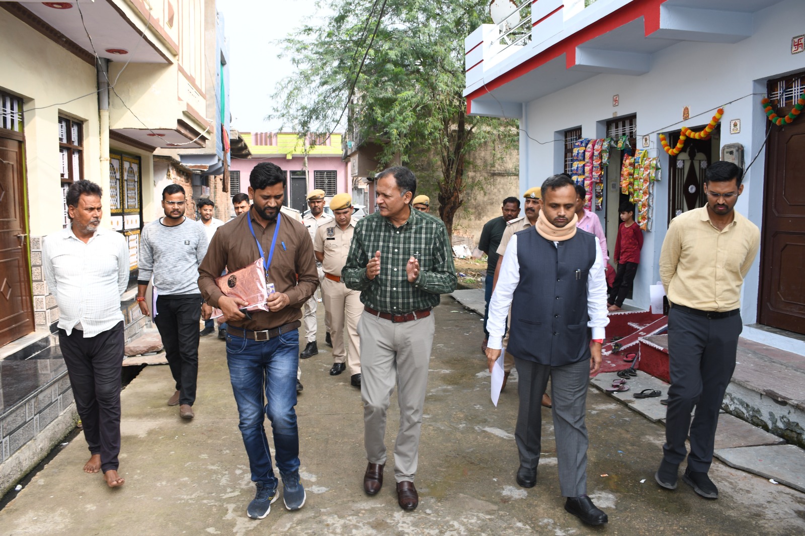 मुख्य निर्वाचन अधिकारी महाजन ने किया विशेष गहन पुनरीक्षण कार्यक्रम का निरीक्षण मुख्य निर्वाचन अधिकारी महाजन ने किया विशेष गहन पुनरीक्षण कार्यक्रम का निरीक्षण