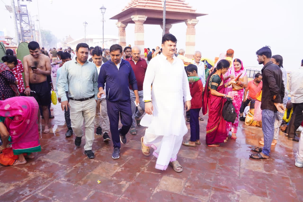 महापौर भृमण महापौर भृमण