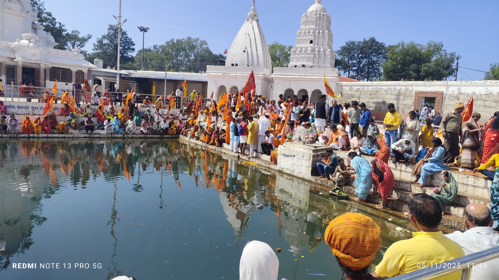 पंचकोशी मेंकल धाम परिक्रमा नर्मदा उद्गम स्थल से पूजन-अर्चन करते हुए 2 पंचकोशी मेंकल धाम परिक्रमा नर्मदा उद्गम स्थल से पूजन-अर्चन करते हुए 2