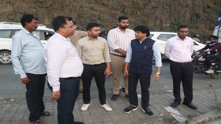 इंदौरः कलेक्टर ने भेरूघाट का किया निरीक्षण