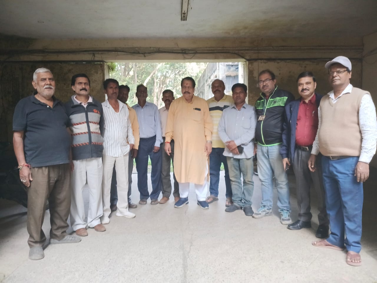 बैठक में शामिल महामंत्री लीलाधर सिंह समेत अन्‍य