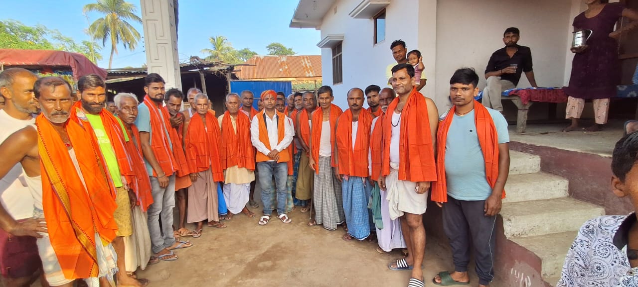 अररिया फोटो:बजरंग दल के कार्यकर्ता अररिया फोटो:बजरंग दल के कार्यकर्ता