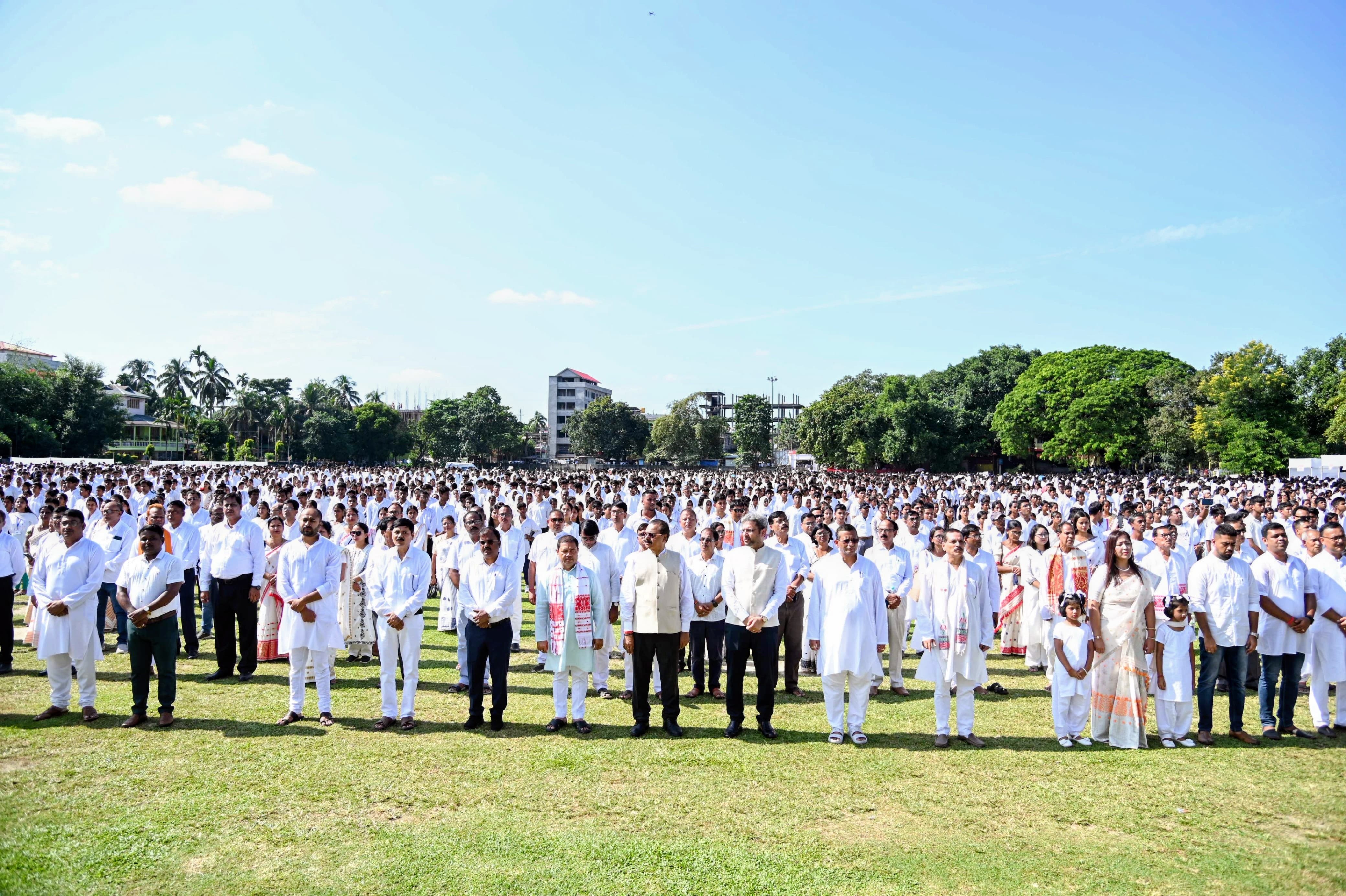 भूपेन हज़ारिका की स्मृति में बरपेटा में आयोजित श्रद्धांजलि कार्यक्रम की तस्वीर। भूपेन हज़ारिका की स्मृति में बरपेटा में आयोजित श्रद्धांजलि कार्यक्रम की तस्वीर।