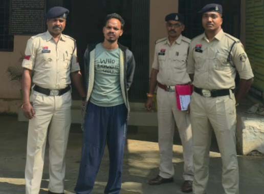 पिता पर हत्या की नियत से जानलेवा हमला करने वाला आराेपित पुत्र गिरफ्तार